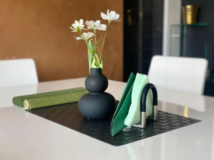 Lovely 1-Bedroom Apartament With Free Parking Софія Екстер'єр фото