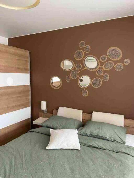 Lovely 1-Bedroom Apartament With Free Parking Софія Екстер'єр фото