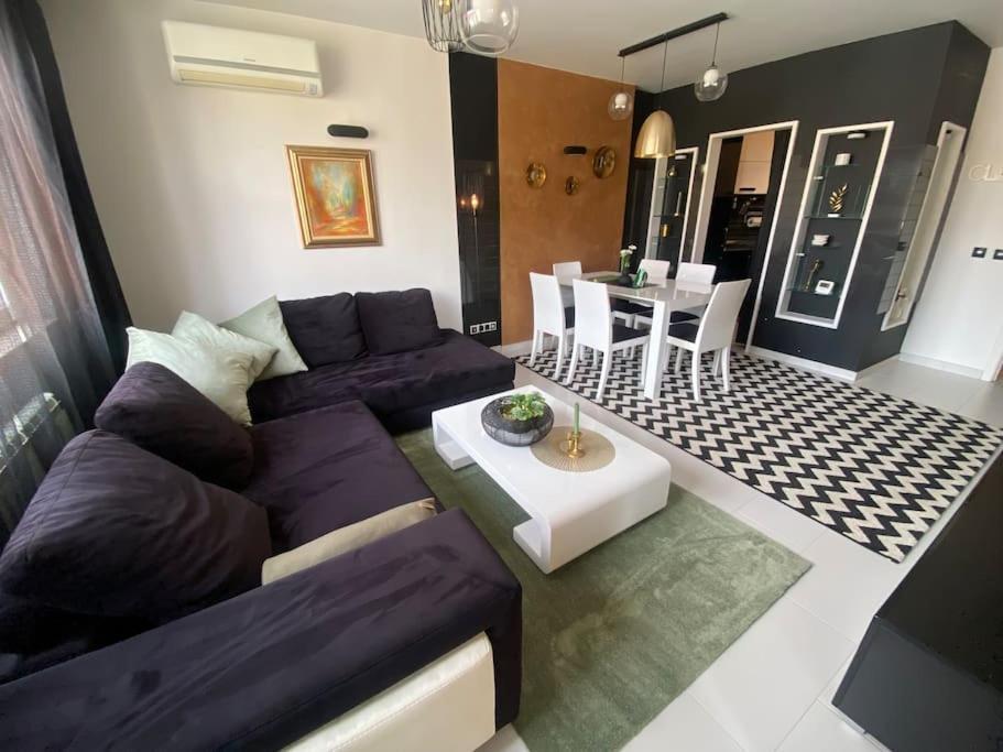 Lovely 1-Bedroom Apartament With Free Parking Софія Екстер'єр фото