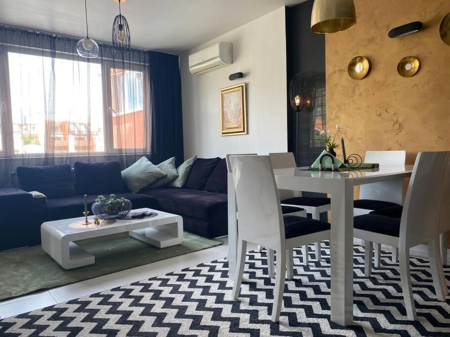Lovely 1-Bedroom Apartament With Free Parking Софія Екстер'єр фото